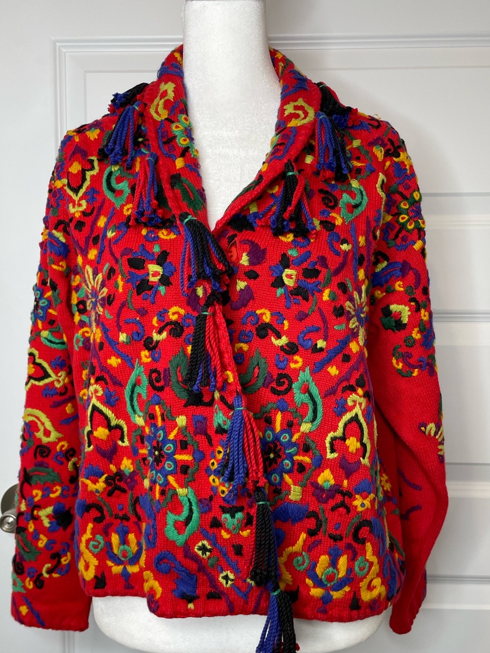 Micheal Simon Beautiful Bright Red Multicolor Tassel Knit Sweater Size I Small